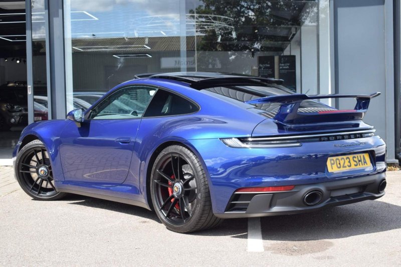 PORSCHE 911