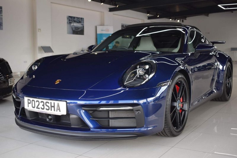 PORSCHE 911