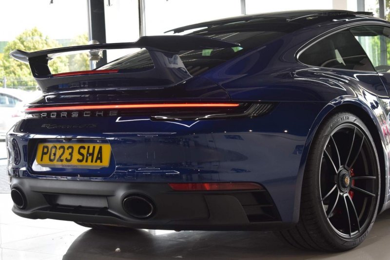 PORSCHE 911