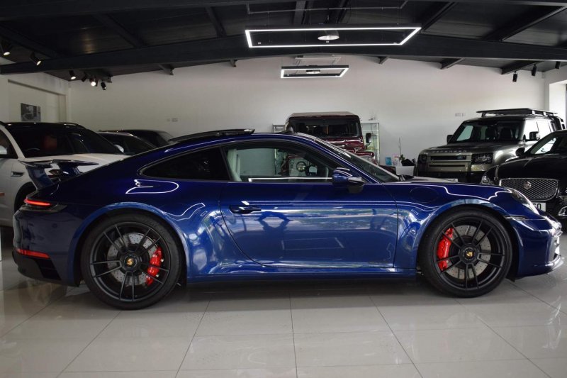 PORSCHE 911