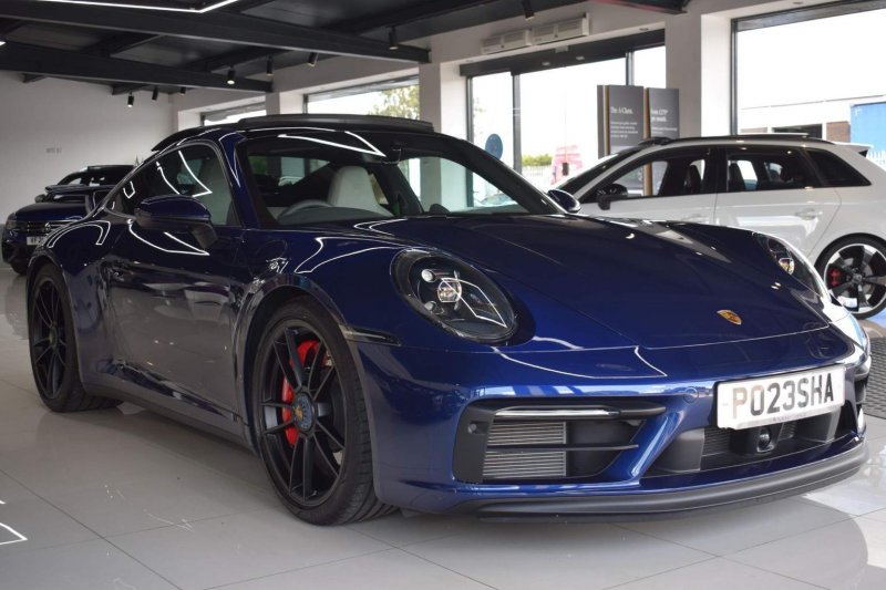 PORSCHE 911