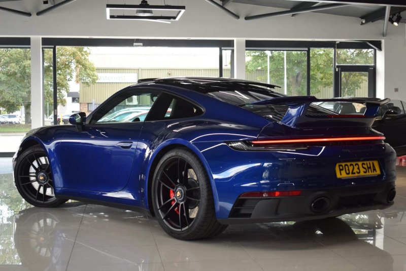 PORSCHE 911