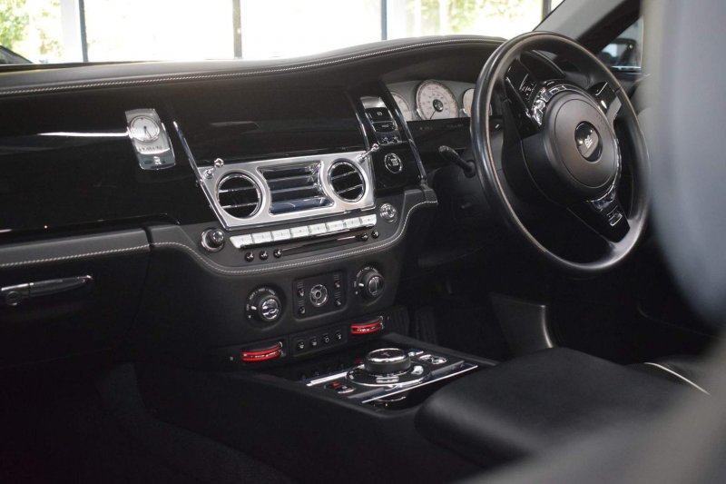 ROLLS-ROYCE DAWN