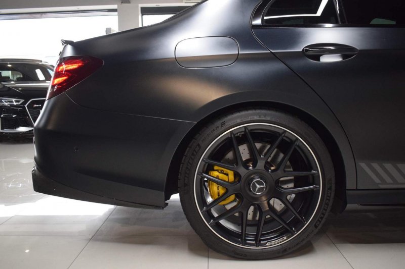 MERCEDES-BENZ E CLASS