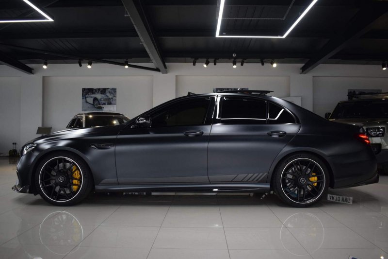 MERCEDES-BENZ E CLASS