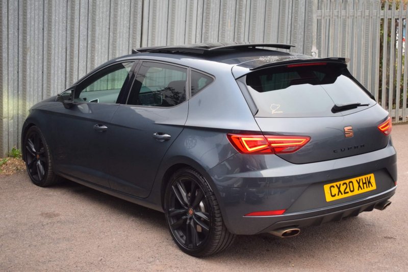 SEAT LEON