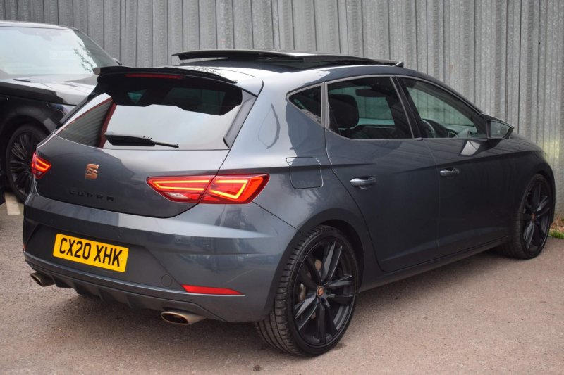 SEAT LEON